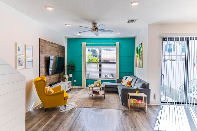 Building Photo - 2025 Sugar Maple Dr