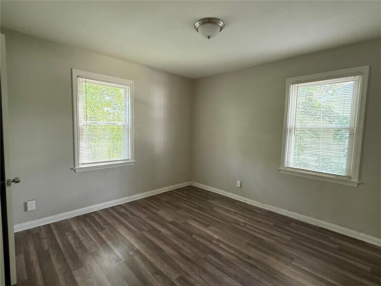 Building Photo - 10124 Winkler Dr