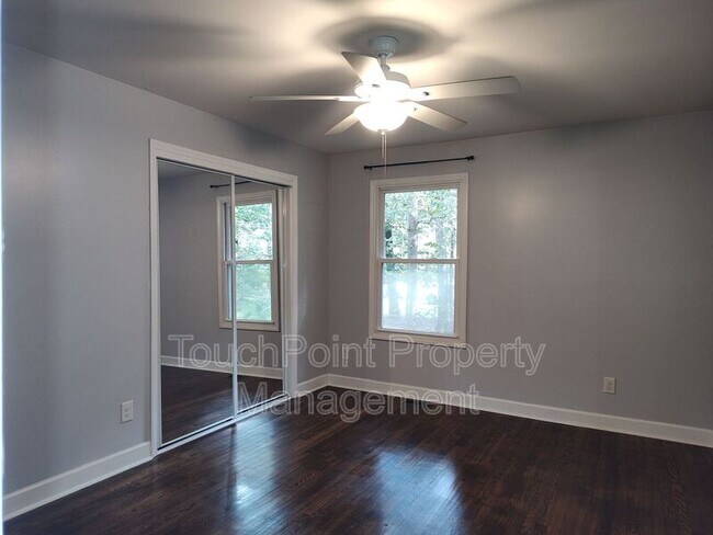 Building Photo - 303 Cedarwood Ln
