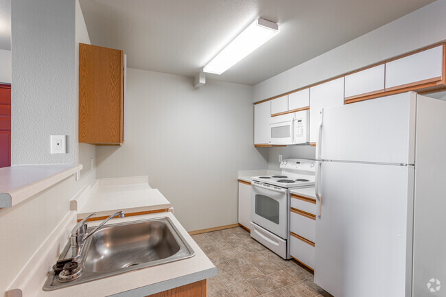 2BR, 1BA - 775 SF - Pimlico