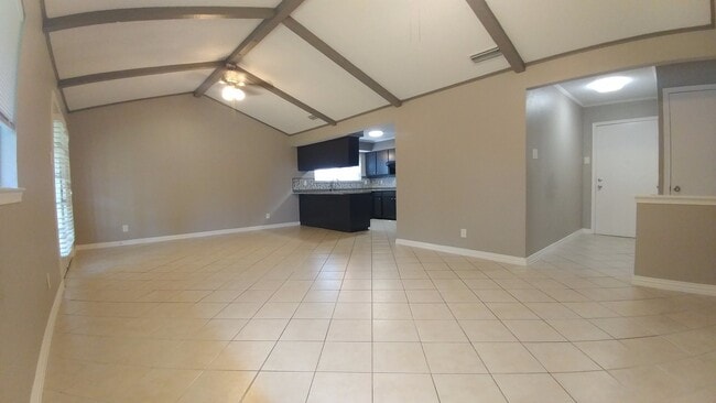 Building Photo - Come and see this well-kept beautiful home today!