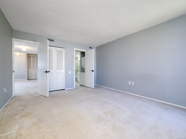 Building Photo - 1 Raspberry Ln