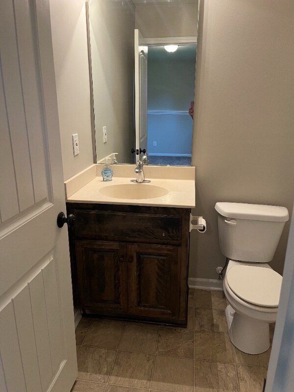 Building Photo - 904 N Cypress Cir