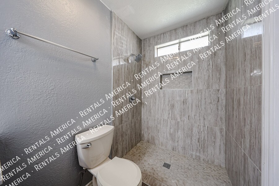 Building Photo - 15851 N 23rd St