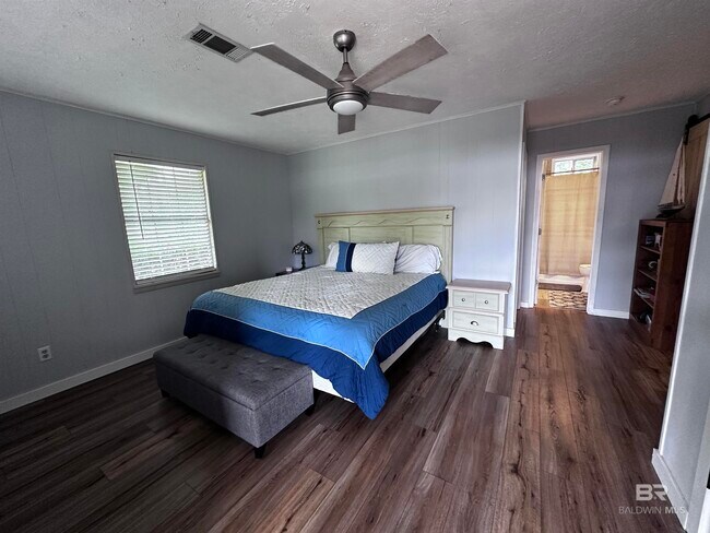 Building Photo - 5595 Virginia St