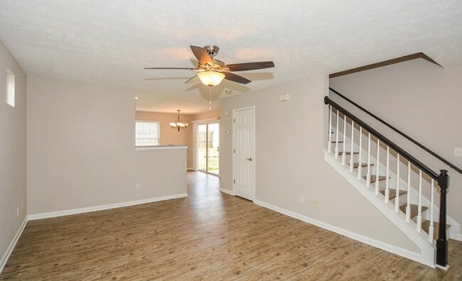 Building Photo - 612 Spanish Oak Dr