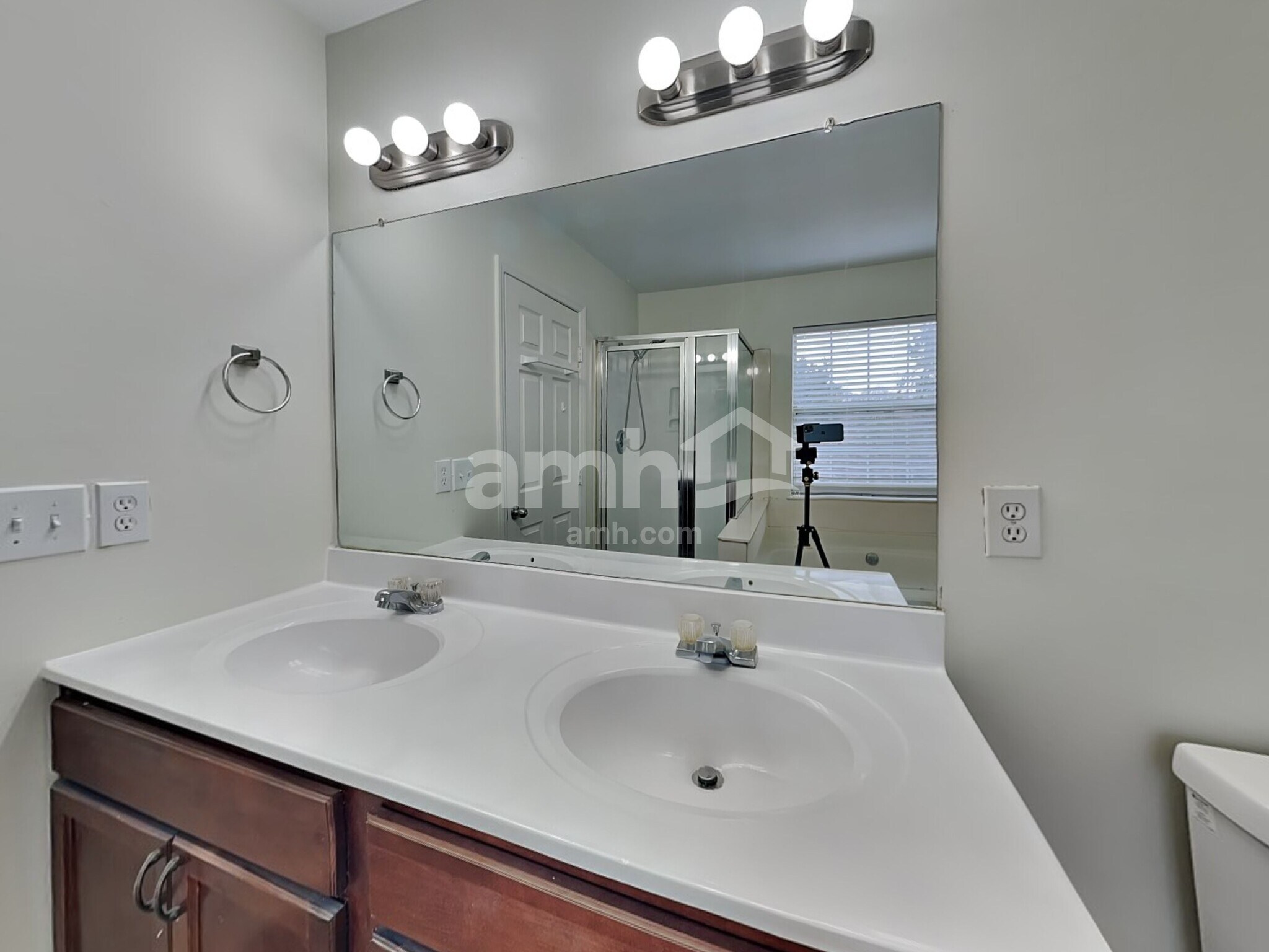 Building Photo - 25 Crossvine Way