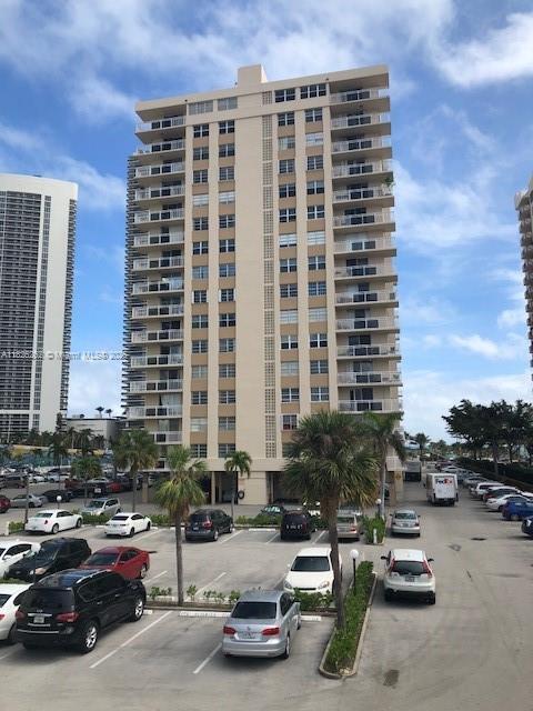 Building Photo - 1849 S Ocean Dr