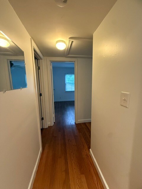 Building Photo - 2310 Fernwood Dr