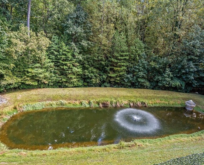 Building Photo - Gorgeous Townhome in Great Raleigh Location!