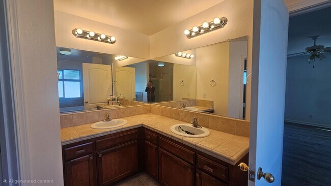 Building Photo - 580 W Sunset St