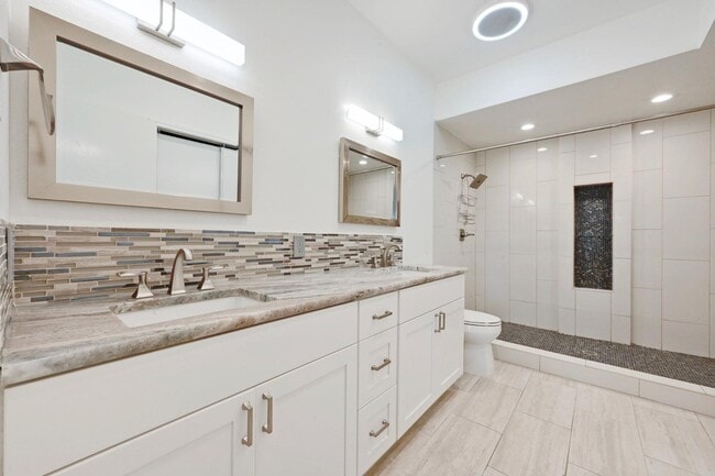 Building Photo - 2450 Wickersham Ln