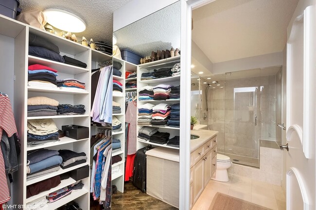 Building Photo - 195 N Harbor Dr