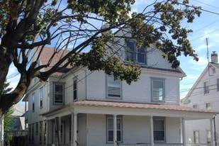 Building Photo - 347 Catherine St