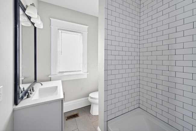 Building Photo - 1619 E Main St