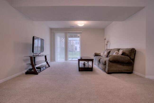 Building Photo - 4613 Springview Dr
