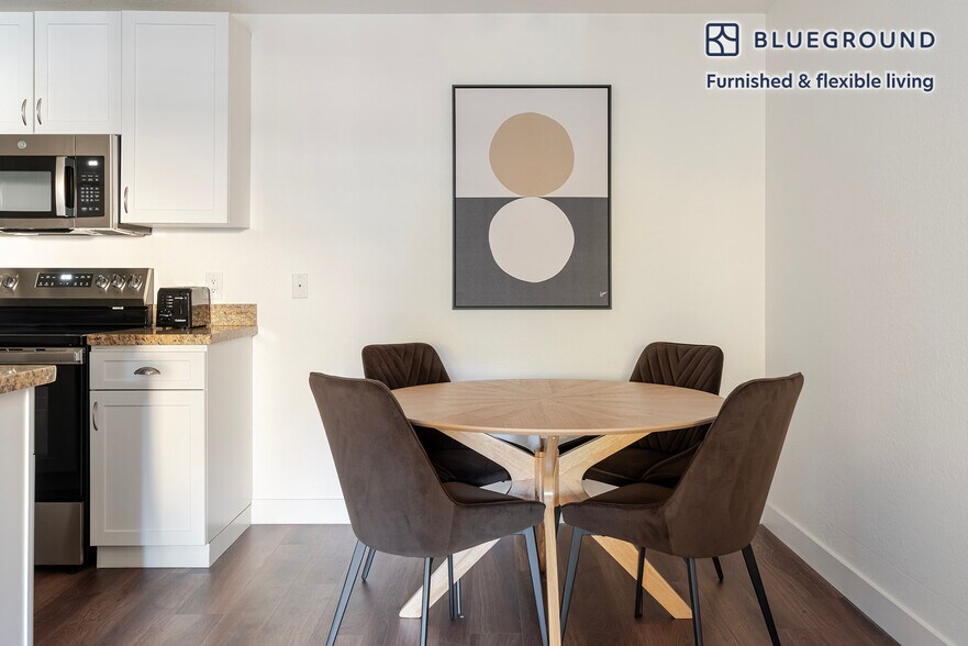 Building Photo - 131 Saratoga Ave