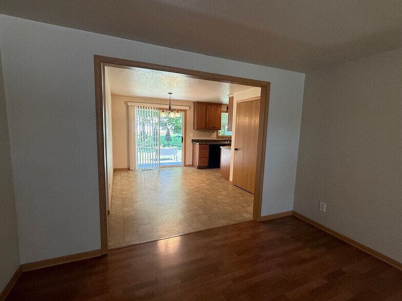 Building Photo - 2688 Lavender Ln