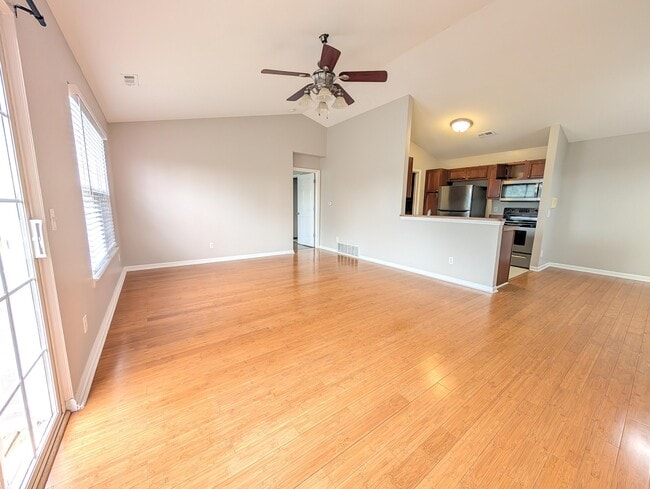 Building Photo - 43120 Pendleton Cir