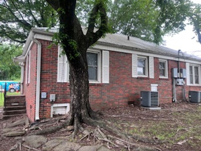 Building Photo - Dillon-2001-2003 South U Duplex