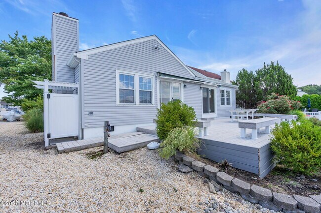Building Photo - 90 Spinnaker Ct