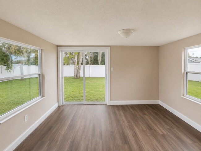 Building Photo - 326 Colonade Ct