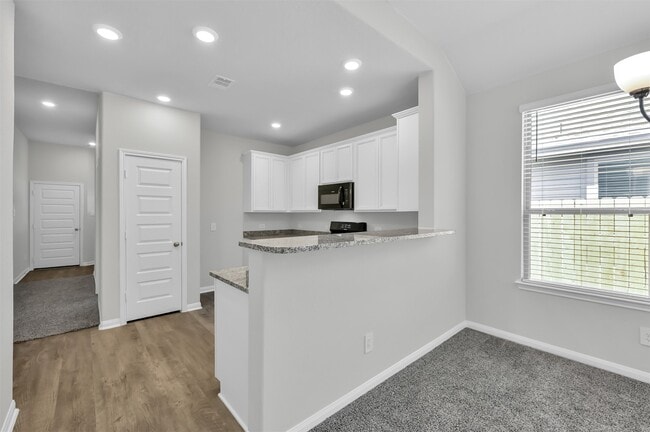 Building Photo - 14733 Pinion Ct