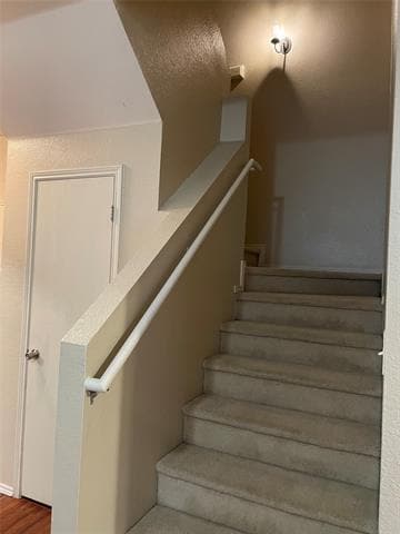 Building Photo - 2637 Van Buren Dr