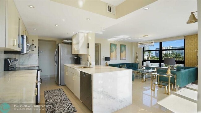 Building Photo - 3031 N Ocean Blvd