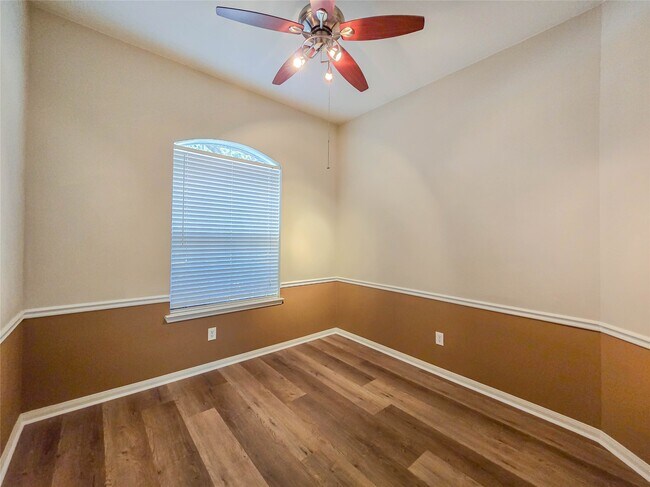 Building Photo - 17915 Landing Pines Trail
