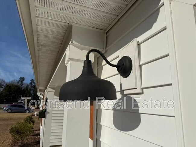 Building Photo - 83 Kotata Ave