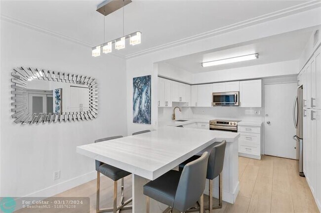 Building Photo - 3850 Galt Ocean Dr