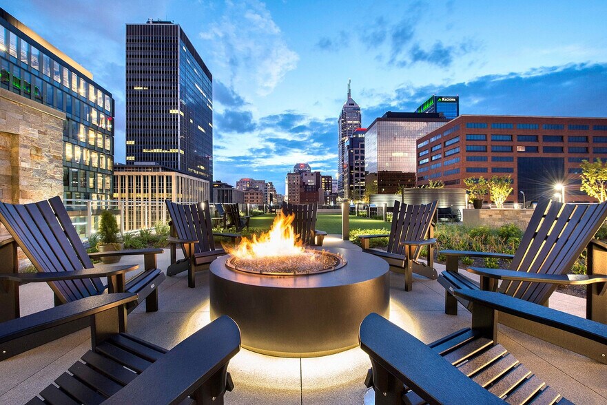 Rooftop Patio Featuring Fireplace - 360 Market Square