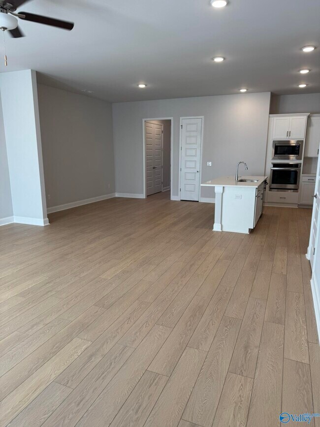 Building Photo - 131 Moss Brk Ln