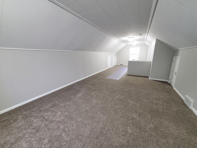 Building Photo - Wonderfully updated 3BR, 2BA home!