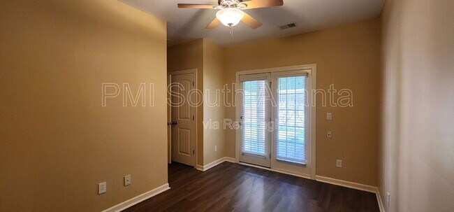 Building Photo - 106 Lexington Village