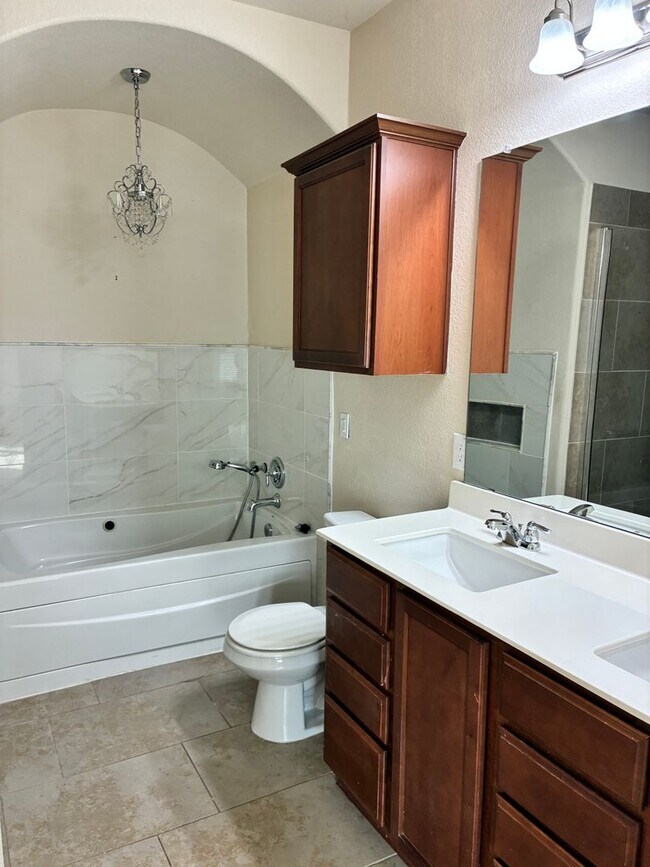 Building Photo - Bright 3BR 3BA Home w/ Community Pool & Dog Park • Fenced Backyard • Attached Garage in Round Rock