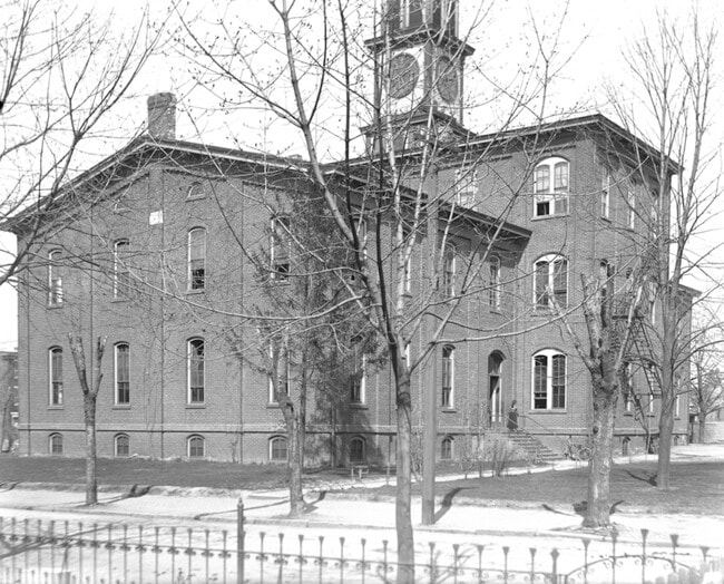 Building Photo - 252 Morgan St