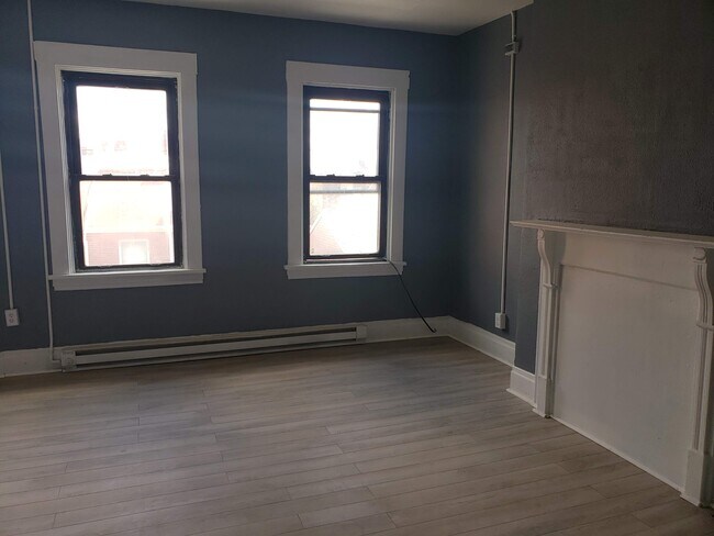 Building Photo - 84 S 15th St