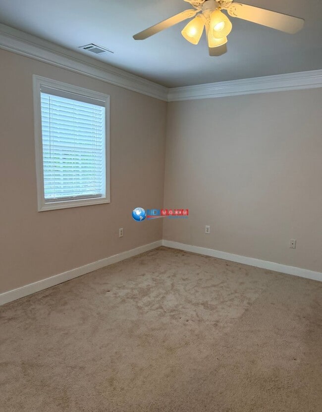 Building Photo - Nice 2-story house in the City of BUFORD schools