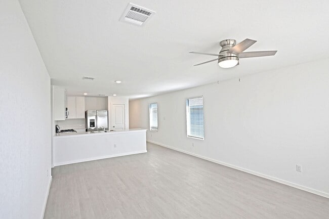 Building Photo - 1601 Tiptop Mdw