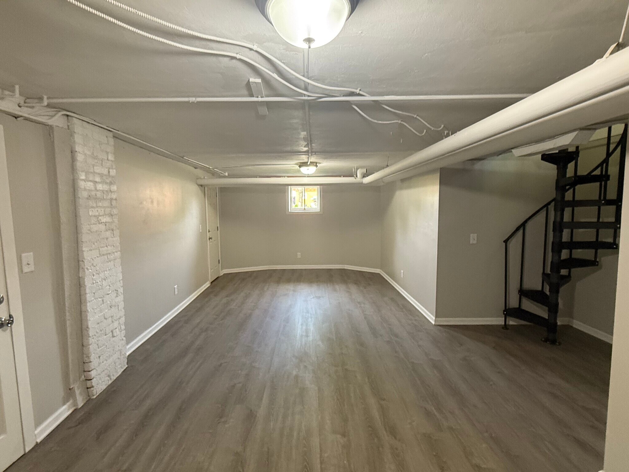 Building Photo - 204 Market St
