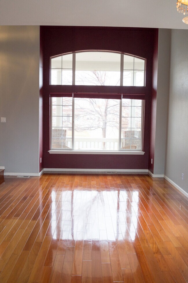 Building Photo - Evolve Real Estate: Available Immediately 3 Bedroom on a Huge Lot Facing Open Space! No Pets.