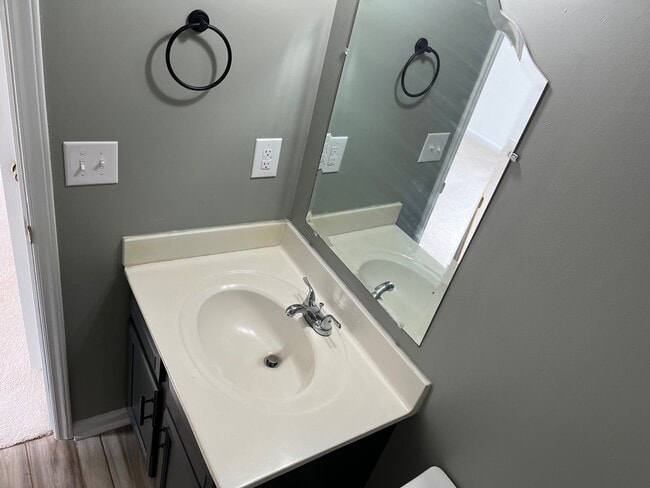 Building Photo - 6704 W Friendly Ave