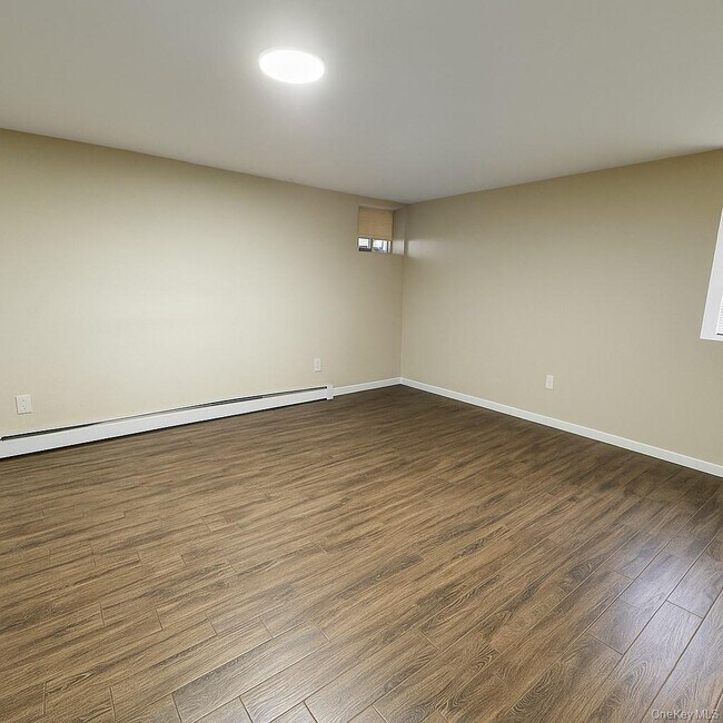 Building Photo - 9 S Clinton St