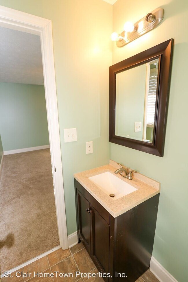 Building Photo - 3 br, 1.5 bath House - 245 Hazelwood Dr