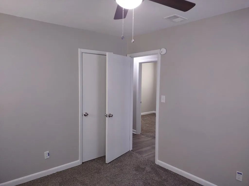 Building Photo - 1630 Edgechester Ave