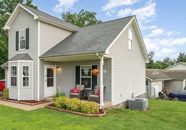 Primary Photo - Two Story 4-Bedroom in Clarksville! On Spe...