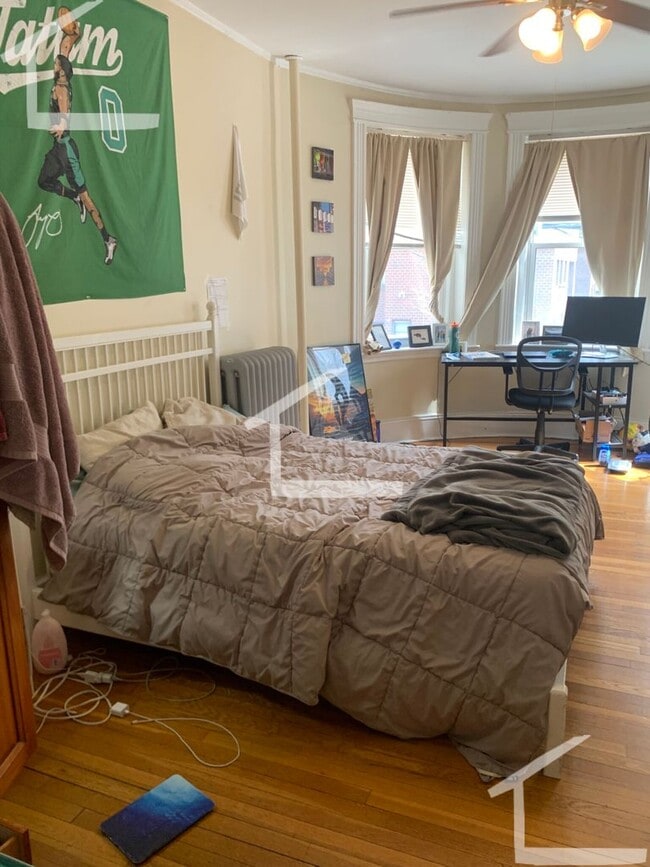 Building Photo - Very spacious 3 bed in Brookline...