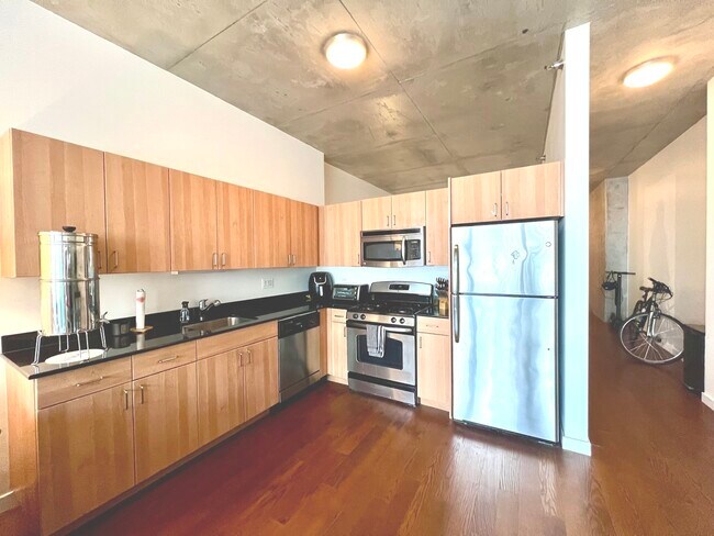 Building Photo - 235 W Van Buren St